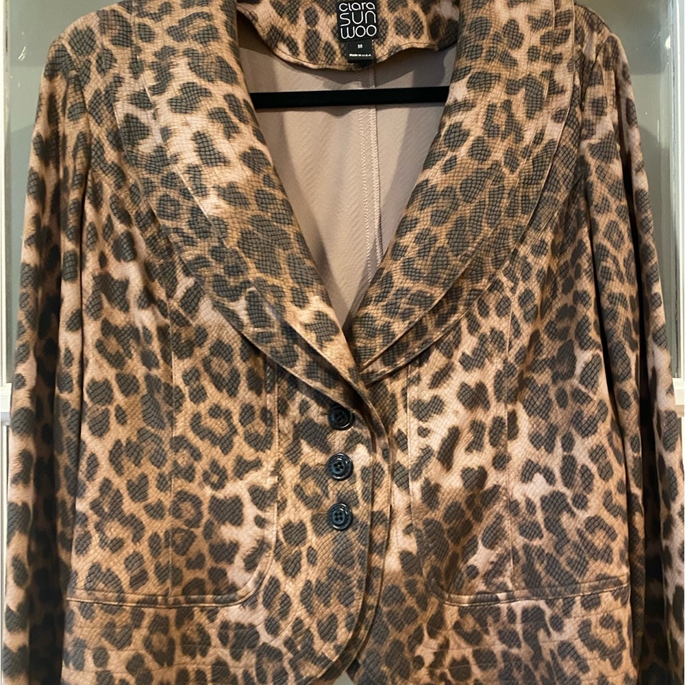 Clara sun whoo jacket in perfect condition double lapel size medium